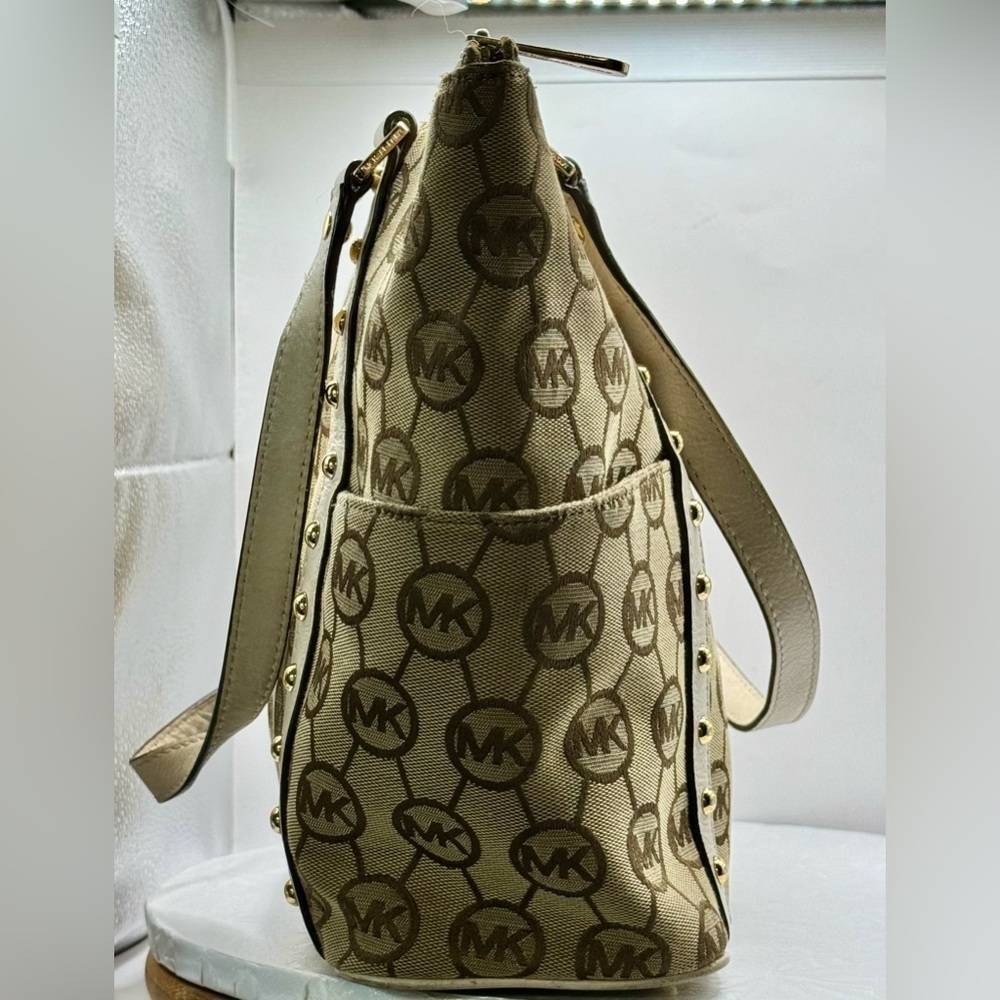 Michael Kors Canvas Jet Set Tote with Circular Logo White Studded Leather Trim - Picture 4 of 8